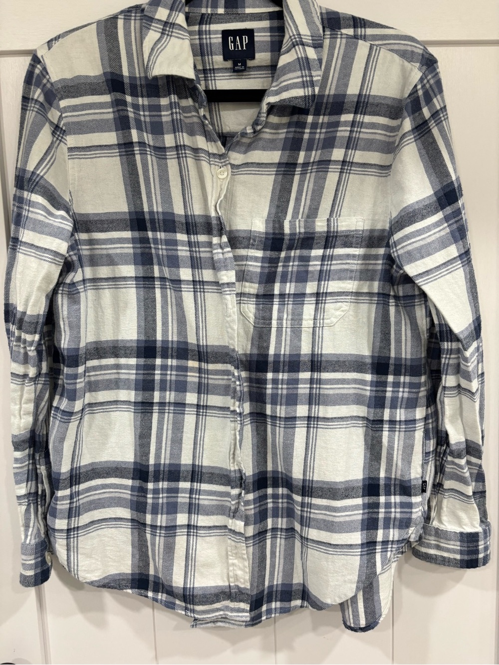 GAP Women’s White and Navy Plaid Button-Down Shirt